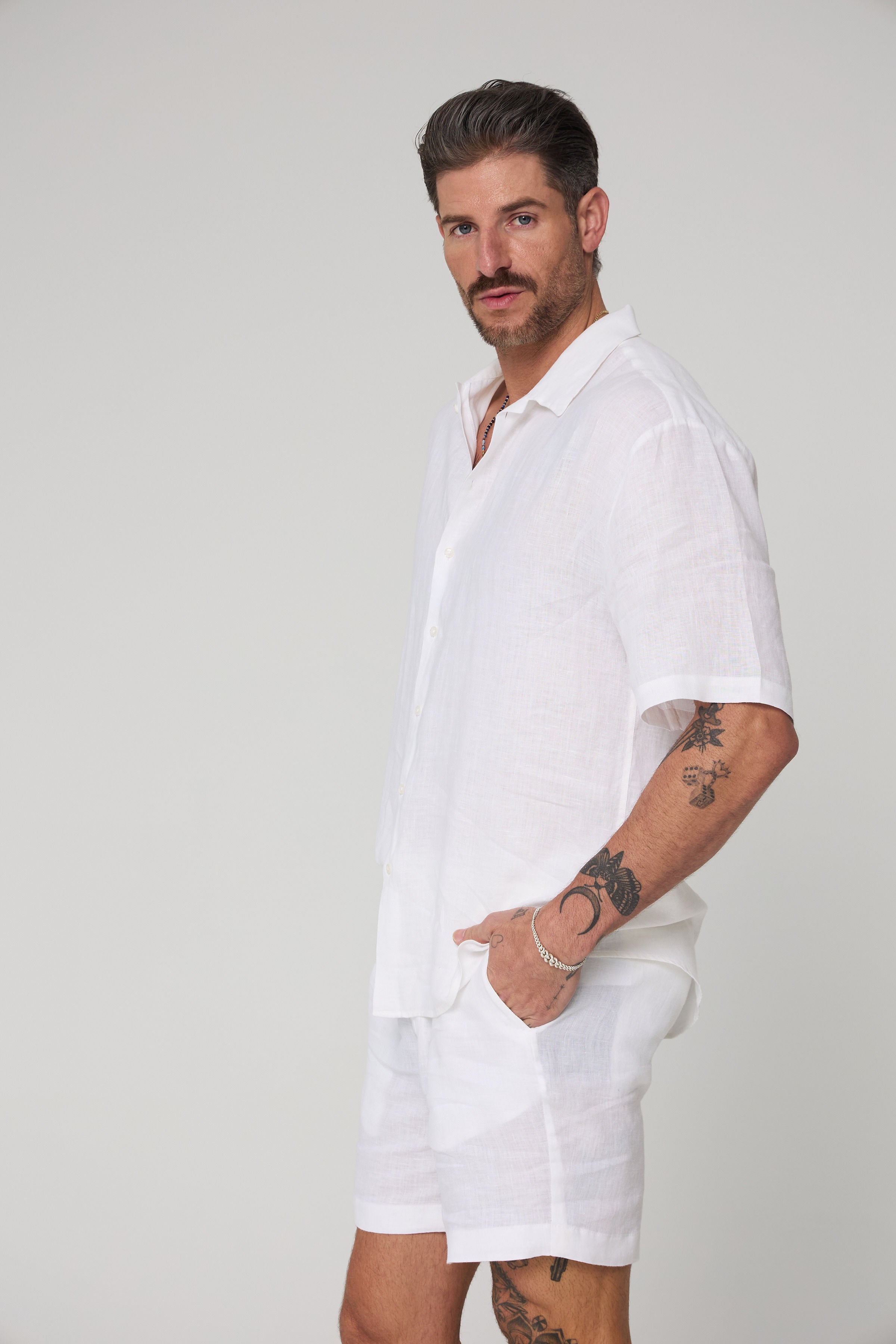 #color_optical white