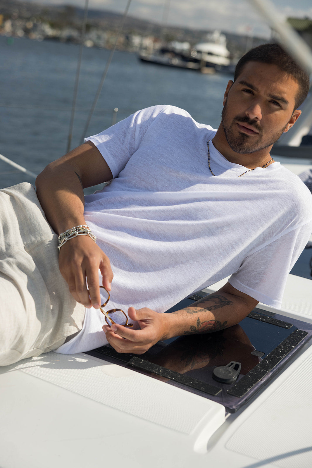 #color_optical white